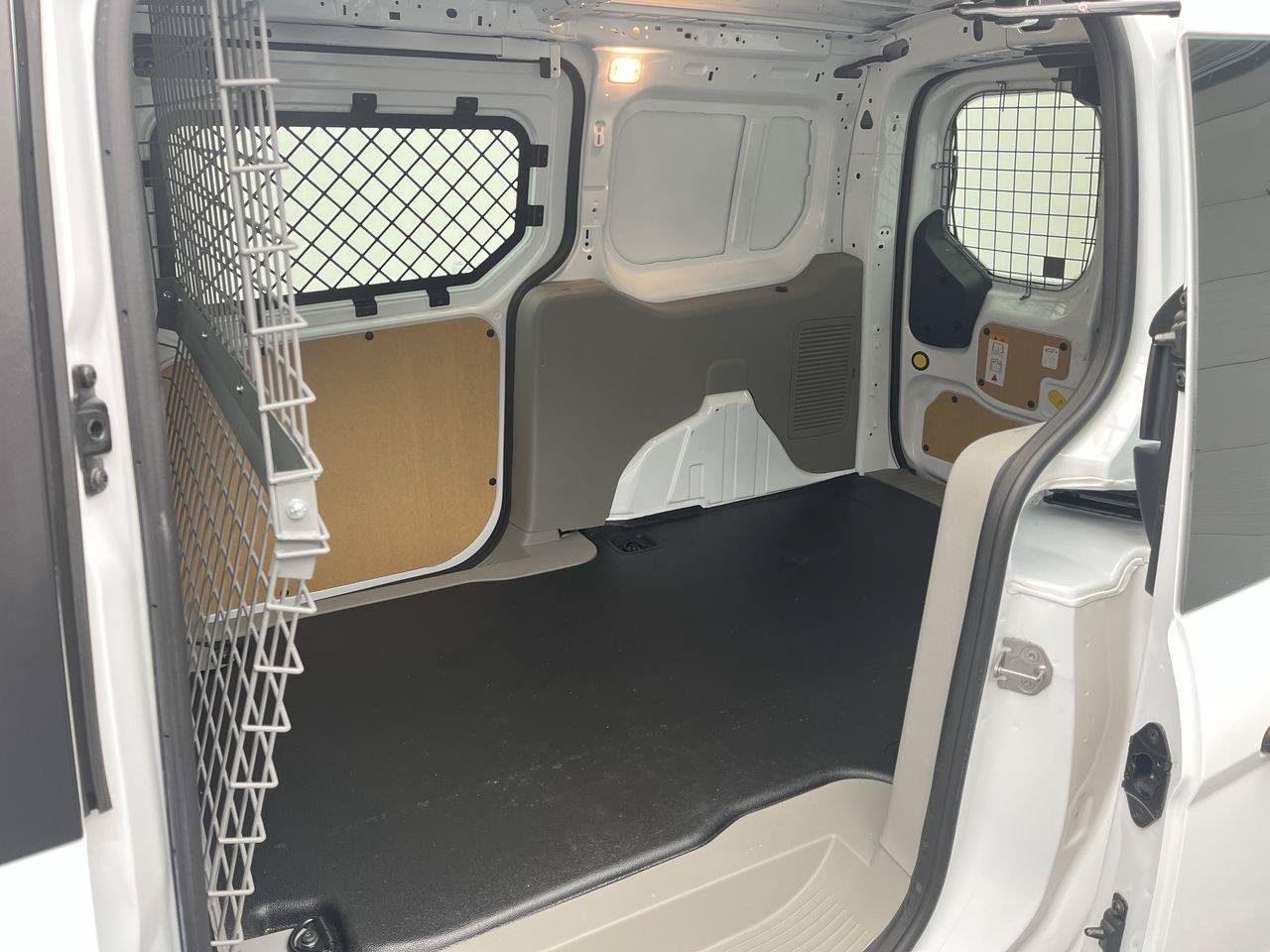 Used 2022 Ford Transit Connect XLT FWD image 9