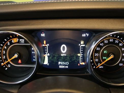 Used 2021 Jeep Wrangler Unlimited Sahara AWD/4WD image 21