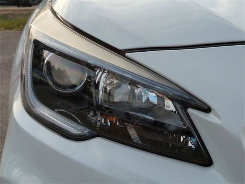 Used 2018 Subaru Outback 2.5i Limited w/ Popular Package #2 image 10