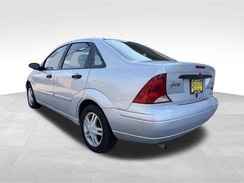 Used 2002 Ford Focus SE FWD image 3