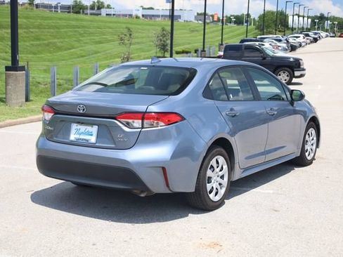 Used 2025 Toyota Corolla LE FWD image 5