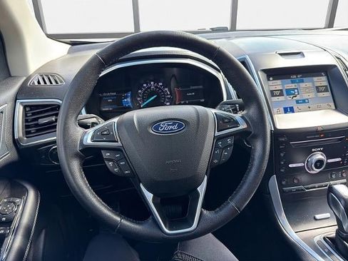 Used 2018 Ford Edge Titanium w/ Equipment Group 301A AWD/4WD image 26