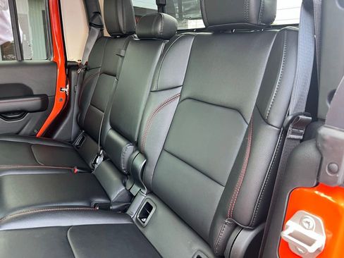 Used 2023 Jeep Gladiator Rubicon w/ Cold Weather Group AWD/4WD image 22