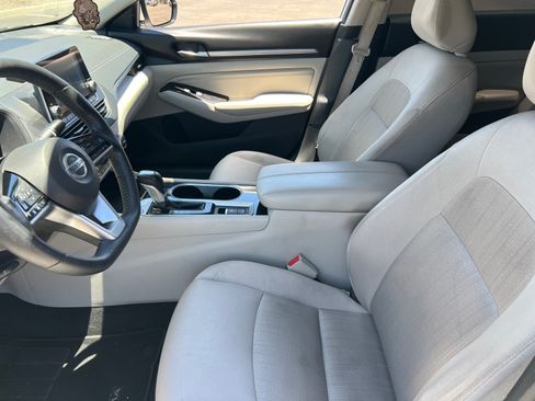 Used 2020 Nissan Altima 2.5 SV FWD image 14