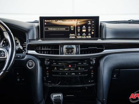 Used 2018 Lexus LX 570 4WD image 15