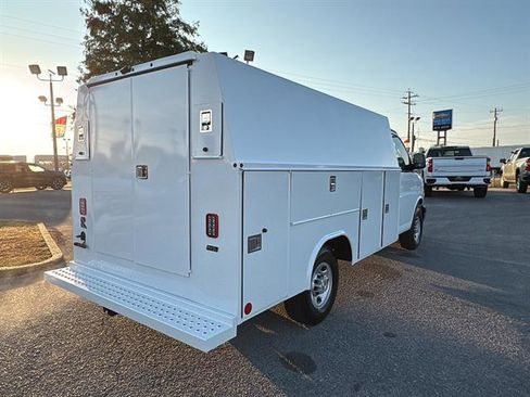 New 2025 Chevrolet Express 3500 w/ Power Convenience Package RWD image 9