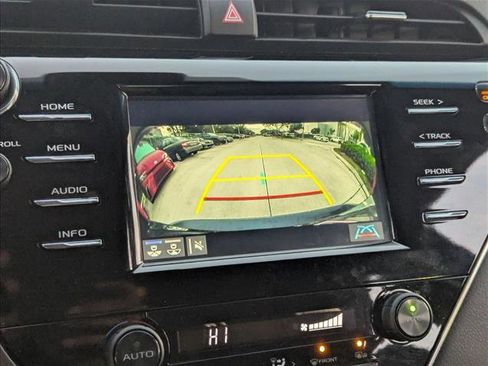 Used 2018 Toyota Camry SE image 13