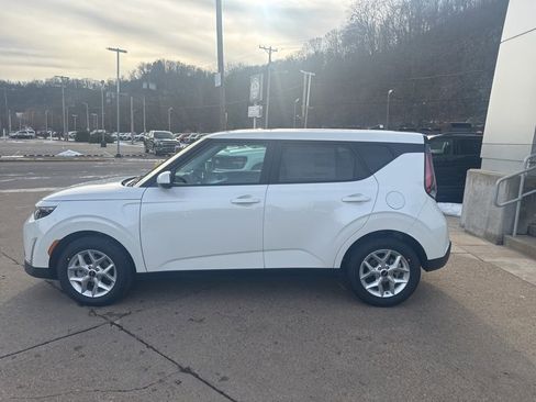 New 2025 Kia Soul LX w/ LX Technology Package image 4