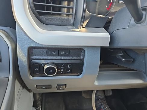 Used 2024 Ford F250 XLT AWD/4WD image 19