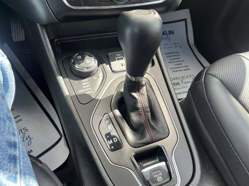Used 2023 Jeep Cherokee Trailhawk w/ Sun & Sound Group AWD/4WD image 26