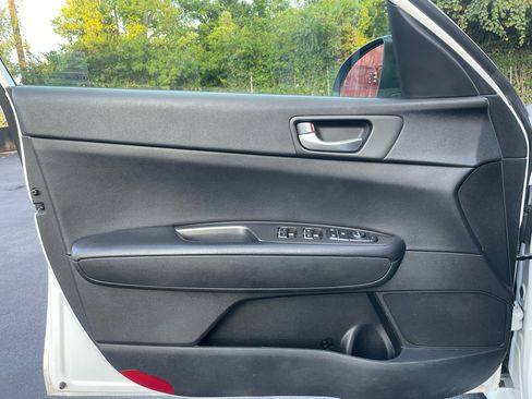 Used 2019 Kia Optima S image 10