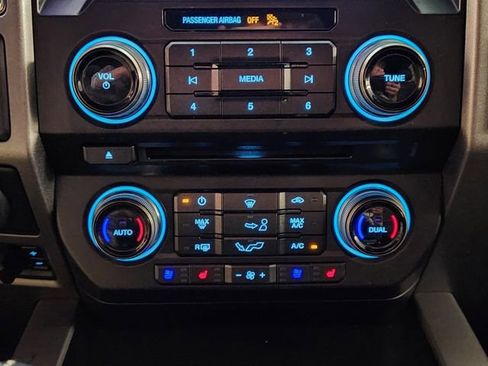 Used 2018 Ford F150 Raptor w/ Equipment Group 802A Luxury image 19