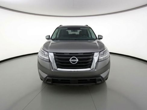 Used 2025 Nissan Pathfinder SV AWD/4WD image 2