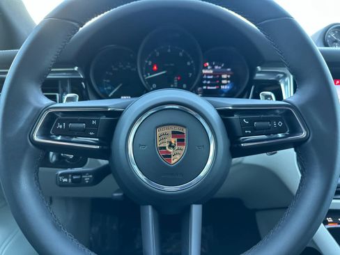 Certified 2025 Porsche Macan AWD/4WD image 25