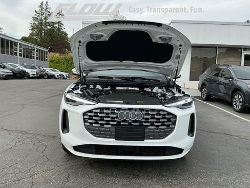 Used 2025 Audi Q5 Premium w/ Convenience Package AWD/4WD image 20