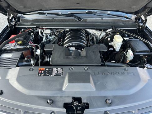 Used 2015 Chevrolet Suburban LT image 18