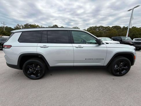 New 2025 Jeep Grand Cherokee L Limited w/ Luxury Tech Group II image 8