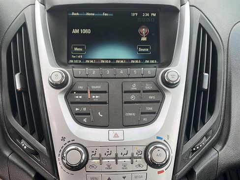 Used 2017 Chevrolet Equinox LS image 19