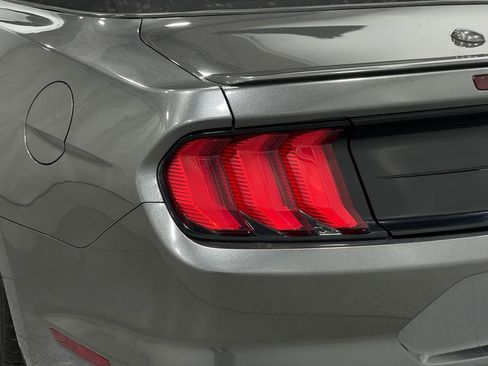 Used 2018 Ford Mustang Premium image 33