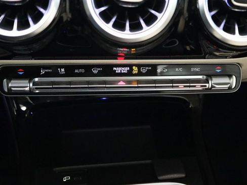 Used 2022 Mercedes-Benz CLA 250 4MATIC image 20