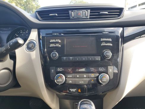 Used 2018 Nissan Rogue Sport SV image 20