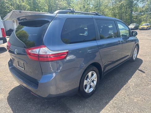 Used 2017 Toyota Sienna LE FWD image 5