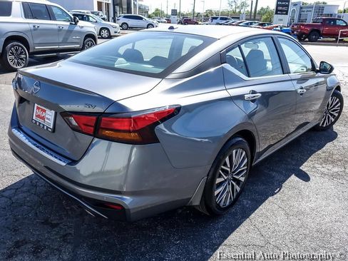 Used 2023 Nissan Altima 2.5 SV w/ SV Premium Package FWD image 9