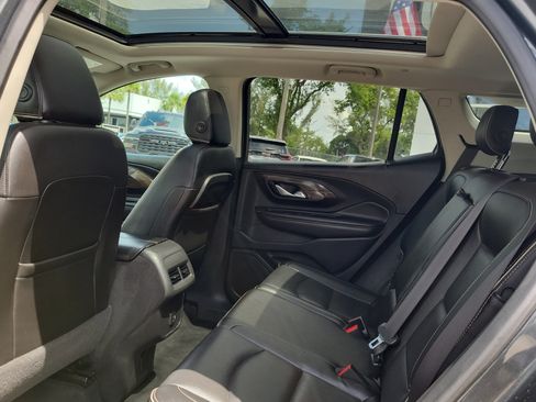 Used 2019 GMC Terrain Denali w/ Advanced Safety Package FWD image 15