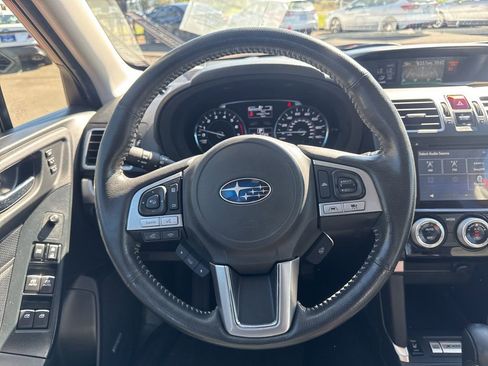 Used 2017 Subaru Forester 2.5i Touring AWD/4WD image 24