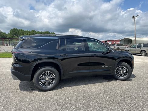 New 2026 Chevrolet Traverse LT image 8