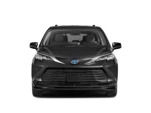 Used 2024 Toyota Sienna LE image 4