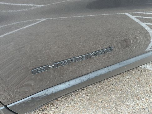 Used 2021 Jeep Cherokee Latitude Plus image 11