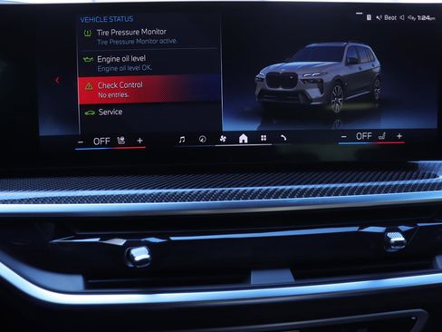 Used 2025 BMW X7 M60i image 39