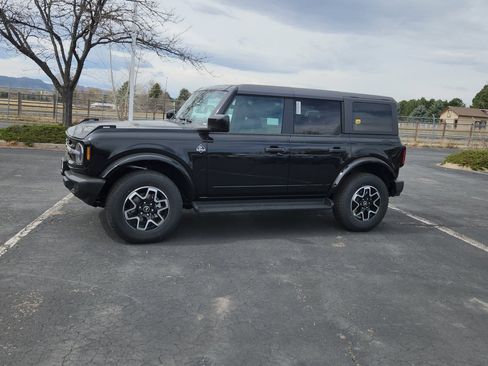 New 2026 Ford Bronco Outer Banks AWD/4WD image 4