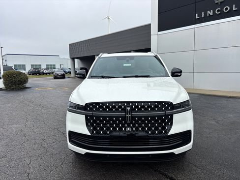 New 2026 Lincoln Navigator Black Label AWD/4WD image 2