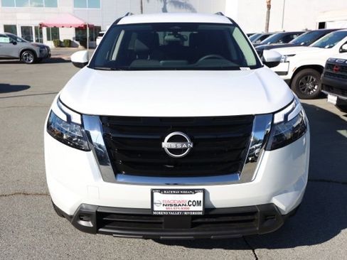 New 2025 Nissan Pathfinder SV w/ Cargo Package image 9