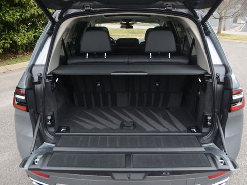 Used 2025 BMW X7 xDrive40i AWD/4WD image 26