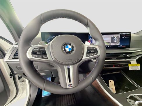 New 2026 BMW X5 M60i w/ Climate Comfort Package AWD/4WD image 12
