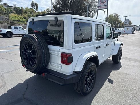 Certified 2025 Jeep Wrangler Unlimited Sahara w/ Safety Group image 8