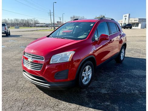 Used 2015 Chevrolet Trax LT w/ LT Sun and Sound Package image 8