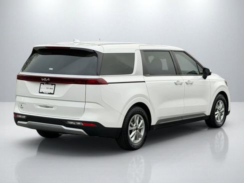 Used 2024 Kia Carnival LX FWD image 7
