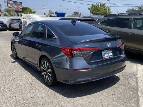 Used 2022 Honda Civic EX image 9