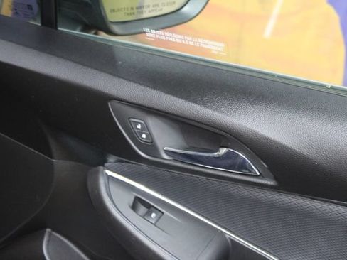 Used 2019 Chevrolet Cruze LT FWD image 11