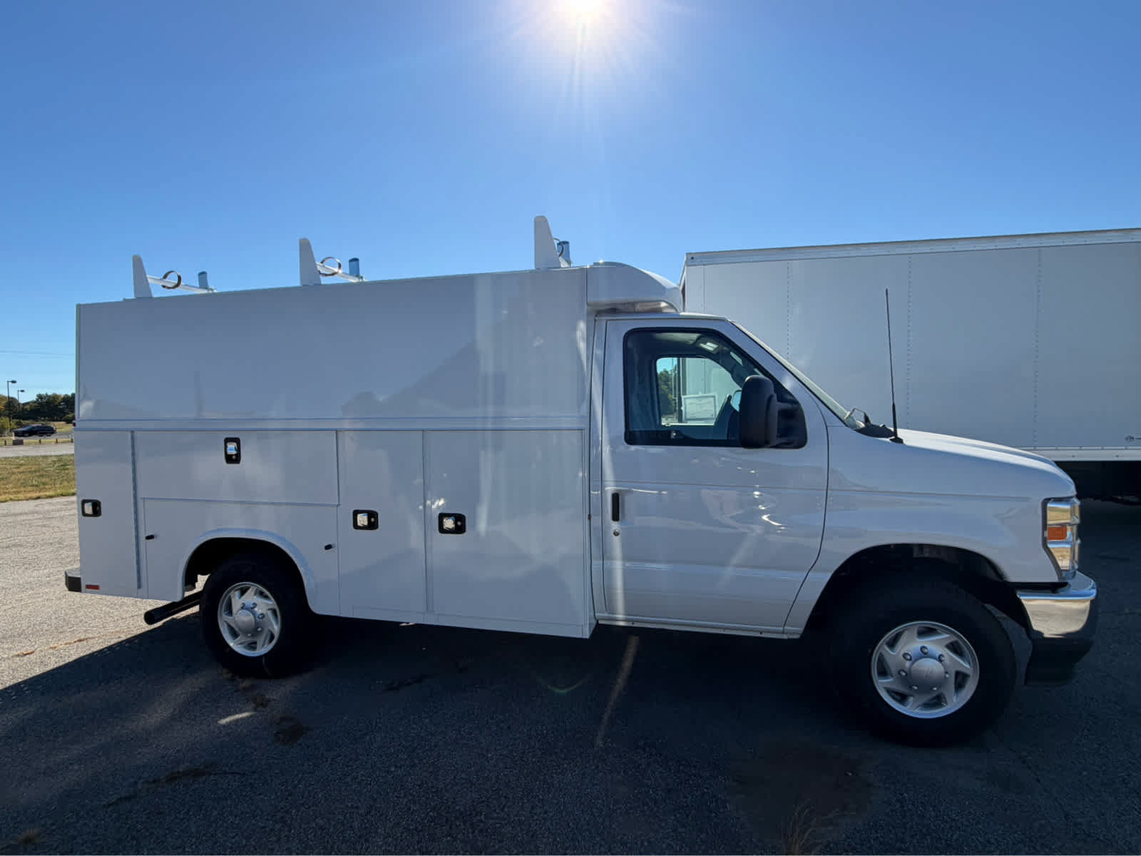 New 2027 Ford E-350 and Econoline 350 Super Duty w/ Power Equipment Group RWD image 1