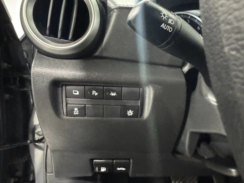 Used 2024 Nissan Versa S w/ S Plus Package FWD image 33