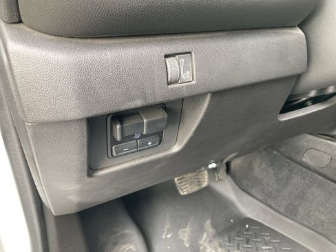 Certified 2024 Chevrolet Colorado LT w/ LT Convenience Package II image 14