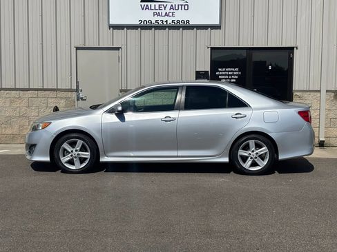 Used 2012 Toyota Camry FWD image 6