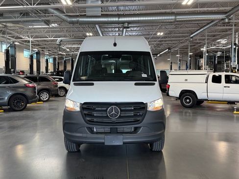 Used 2024 Mercedes-Benz Sprinter 2500 image 4