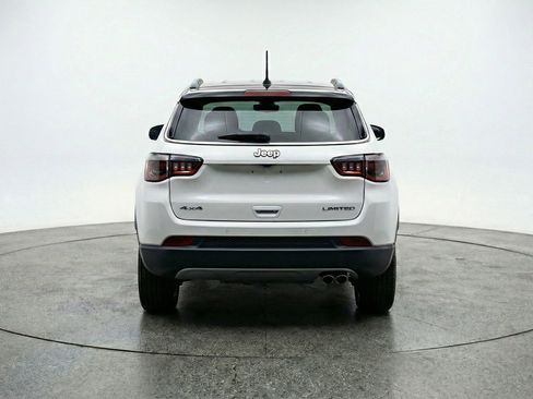 Used 2025 Jeep Compass Trailhawk AWD/4WD image 7