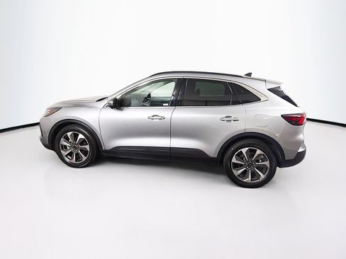 Used 2023 Ford Escape Platinum w/ Premium Technology Package FWD image 4